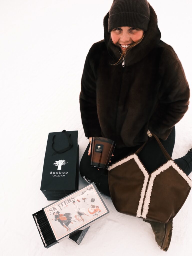 À gagner, un lot d’exception : le sac Megève en cuir et moumoute, fait main en Italie et une bougie Baobab XL fragrance Cuir de Russie